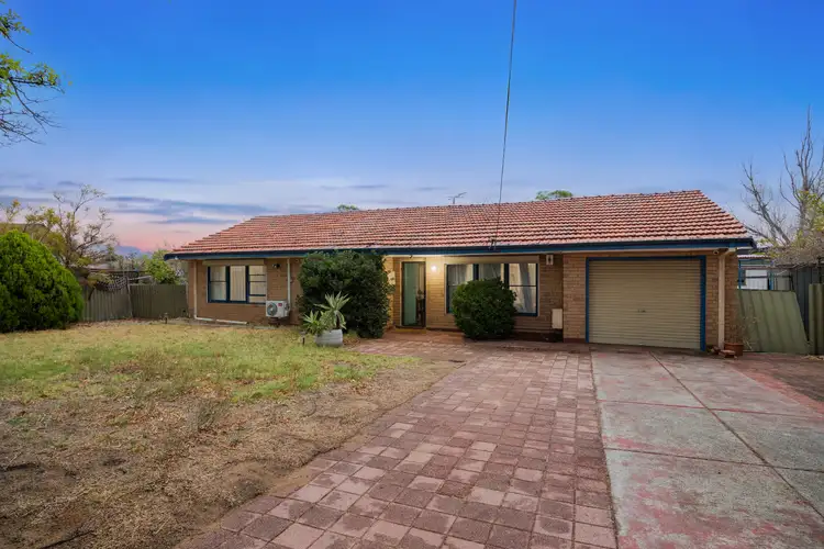 29 Banksia Road, Camillo WA 6111