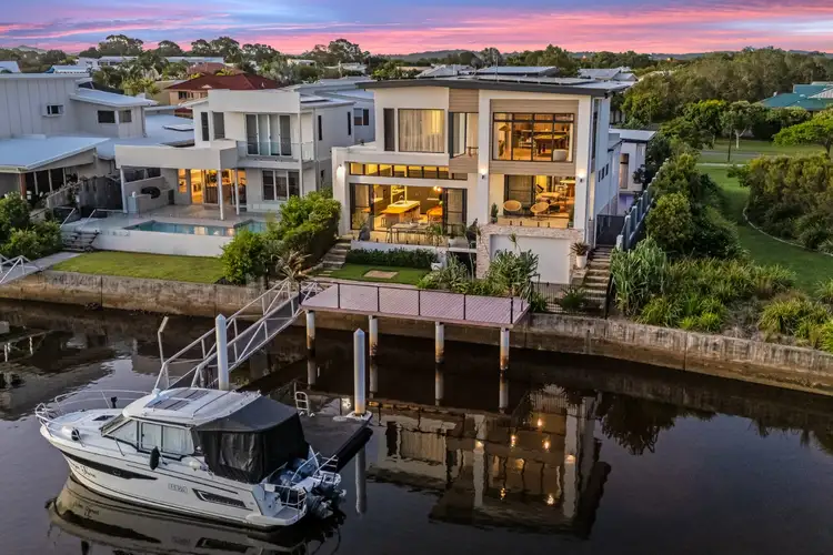 9 Harbourlights Way, Pelican Waters QLD 4551