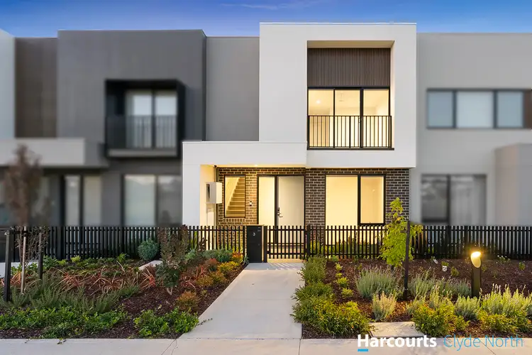 3 Postman Walk, Clyde North VIC 3978