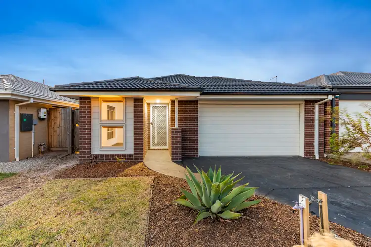 10 Garland Street, Pakenham VIC 3810