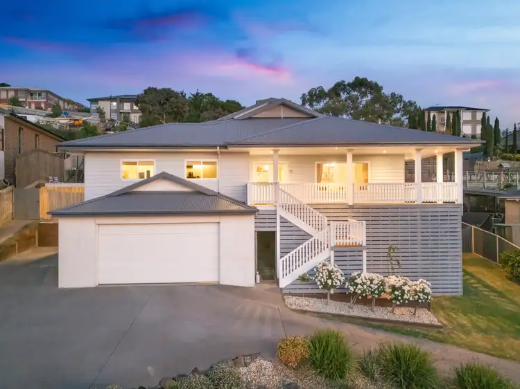 2 Mcleish Terrace, Pakenham VIC 3810
