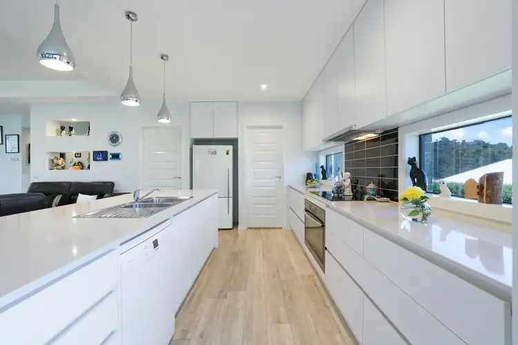 6 Bushy Park Court, Drouin VIC 3818