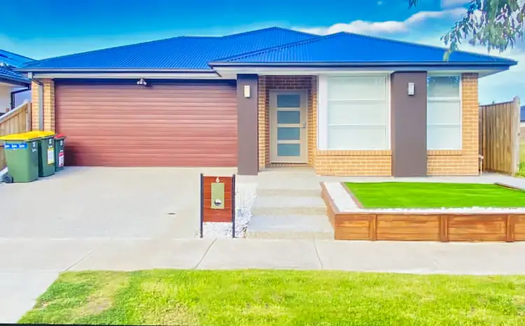 6 Hawksburn Place, Mickleham VIC 3064