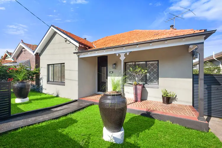 62 Greenhills Street