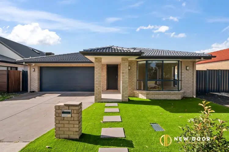 28 Christina Stead Street
