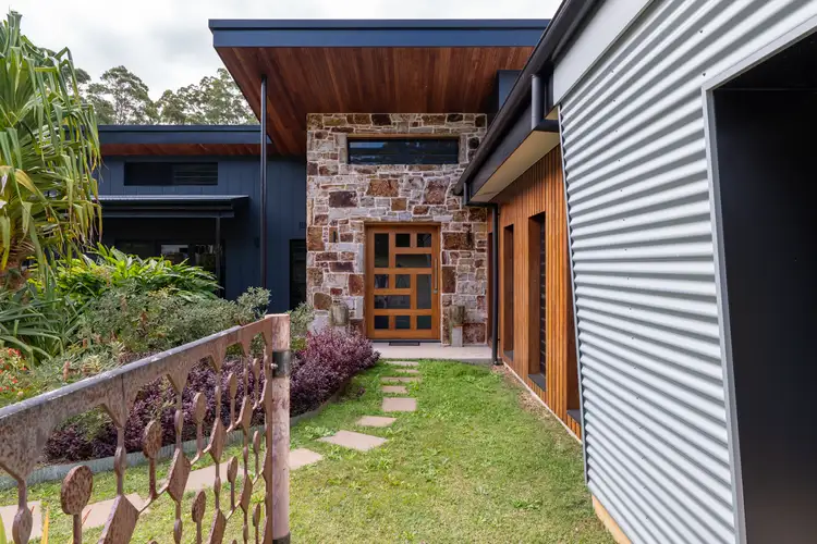 2 Simons Road, Towen Mountain QLD 4560