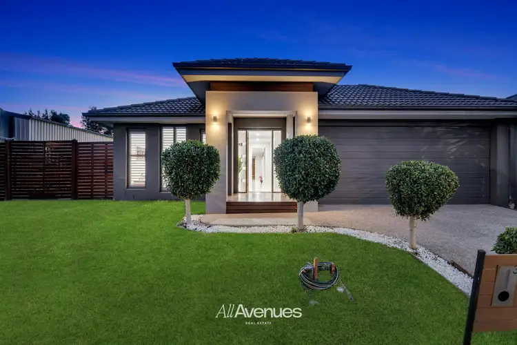 3 Dalton Way, Cranbourne East VIC 3977