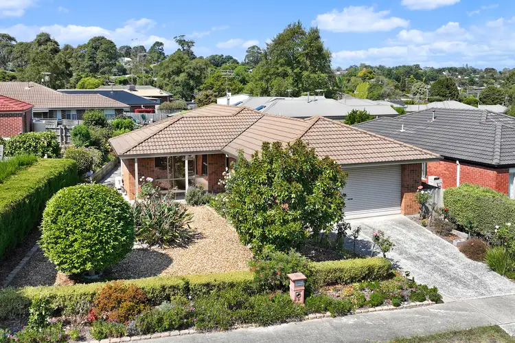 2 Richie Court, Drouin VIC 3818