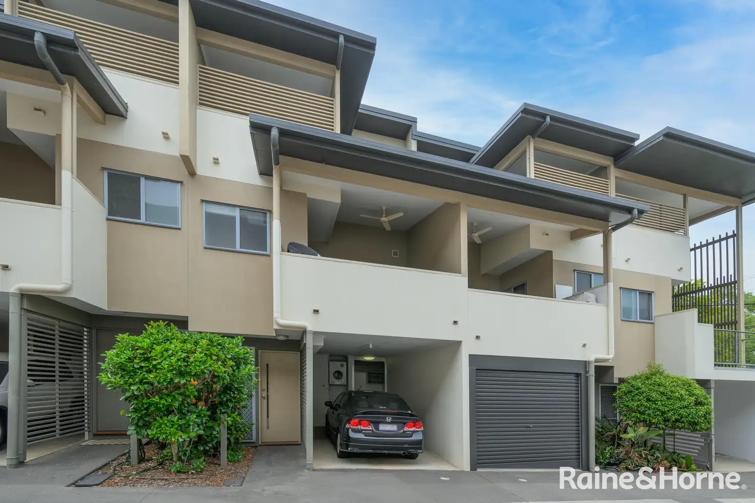 Main view of Homely townhouse listing, 8/10-12 Flinders Street, West Gladstone QLD 4680