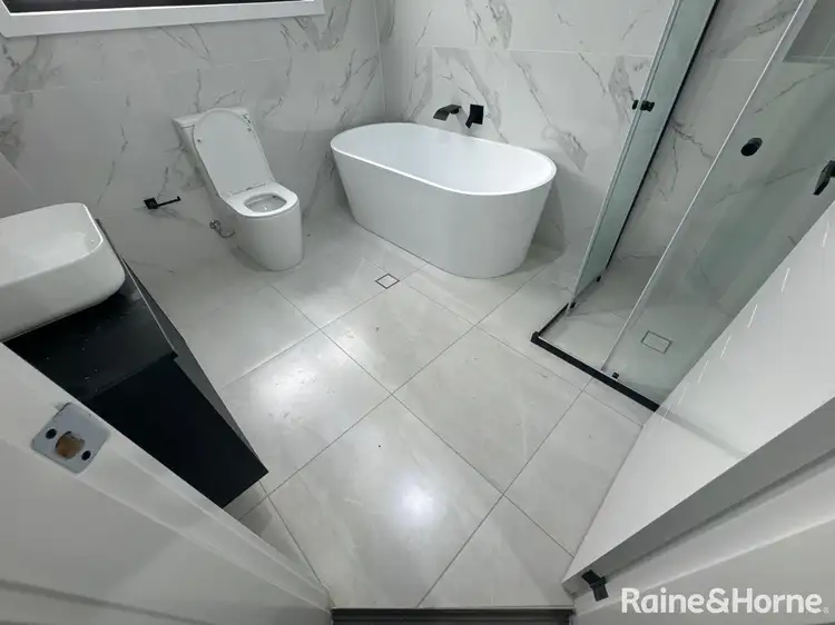 Fifth view of Homely house listing, 2/146 Saywell Road, Macquarie Fields NSW 2564