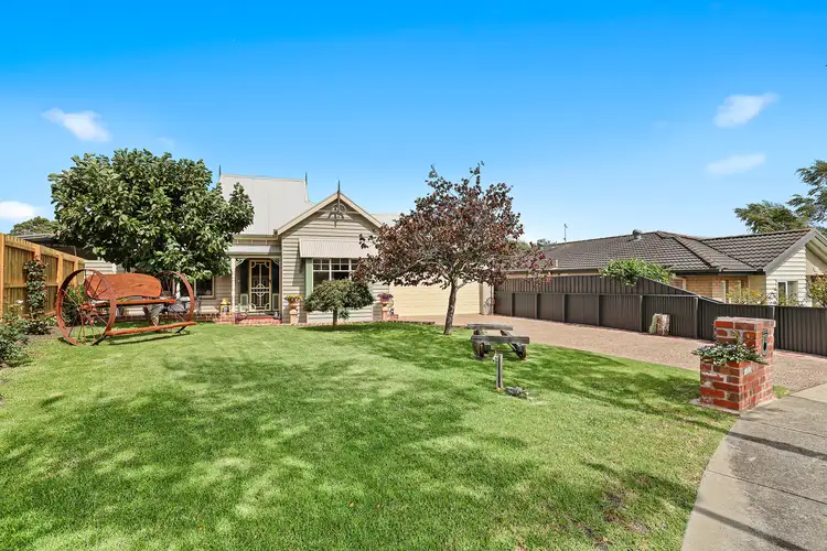 10 Amber Court, Drouin VIC 3818