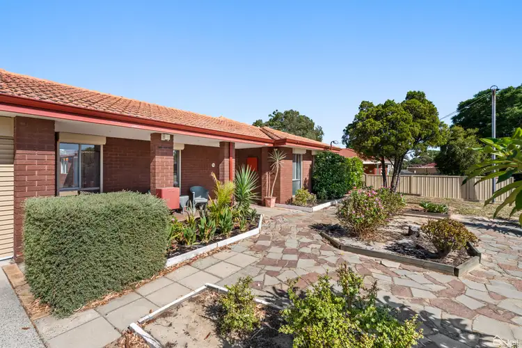 Second view of Homely house listing, 4 Elm Close, Camillo WA 6111