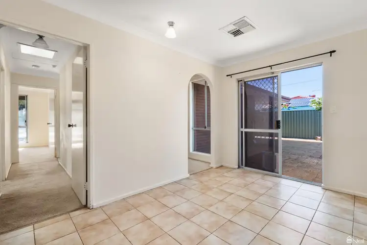 Fifth view of Homely house listing, 4 Elm Close, Camillo WA 6111