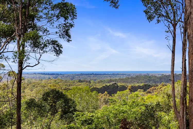44 Clearview Drive, Lake Macdonald QLD 4563