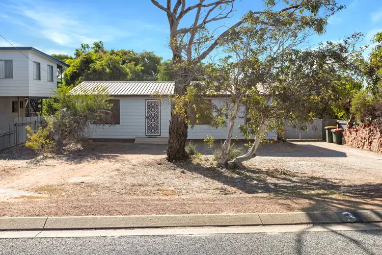 3 Central Street, Louth Bay SA 5607