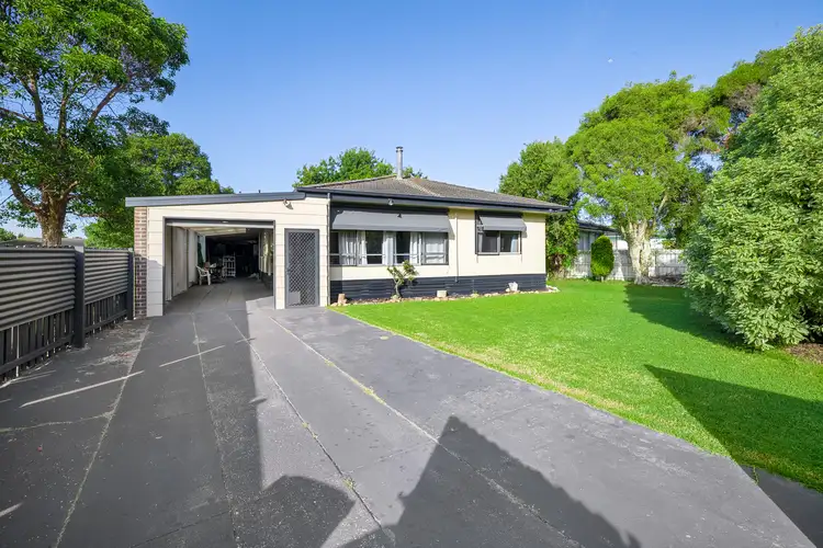 22 Cameron Crescent, East Bairnsdale VIC 3875