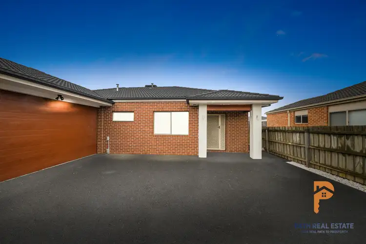 2/8 Gallop Court, Truganina VIC 3029