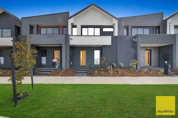 25 Irvington Road, Manor Lakes VIC 3024