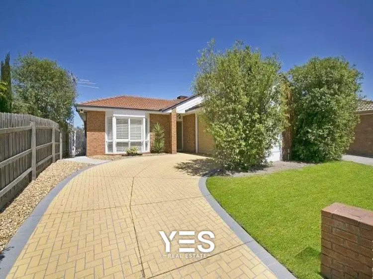 63 Hoysted Avenue, Cranbourne North VIC 3977