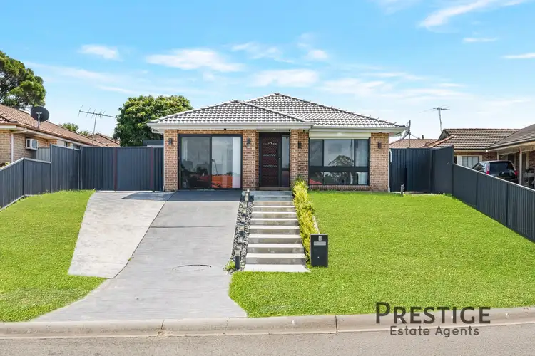 6 Hawk Close, Green Valley NSW 2168