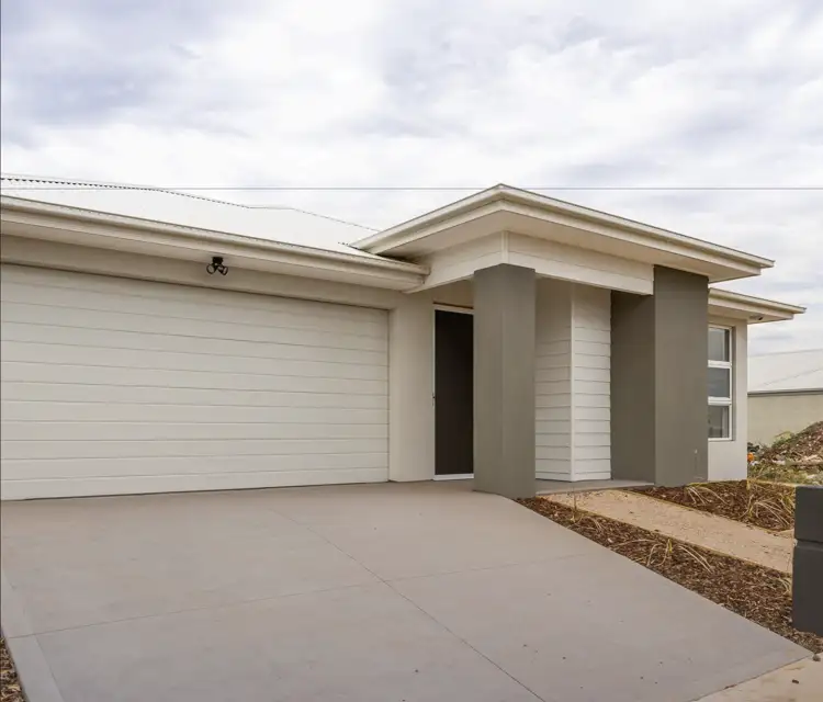25 Aristides Crescent, Thornhill Park VIC 3335