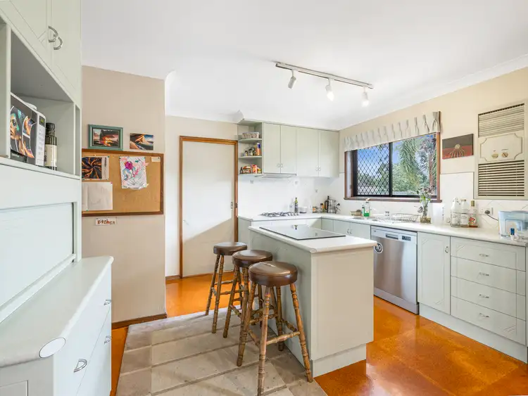 Fifth view of Homely house listing, 10 Northern View Drive, West Albury NSW 2640