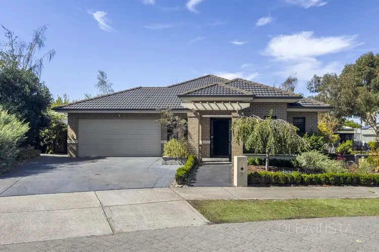 2 Sheffield Way, Craigieburn VIC 3064