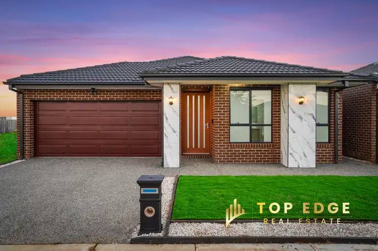 8 Warren Street, Thornhill Park VIC 3335