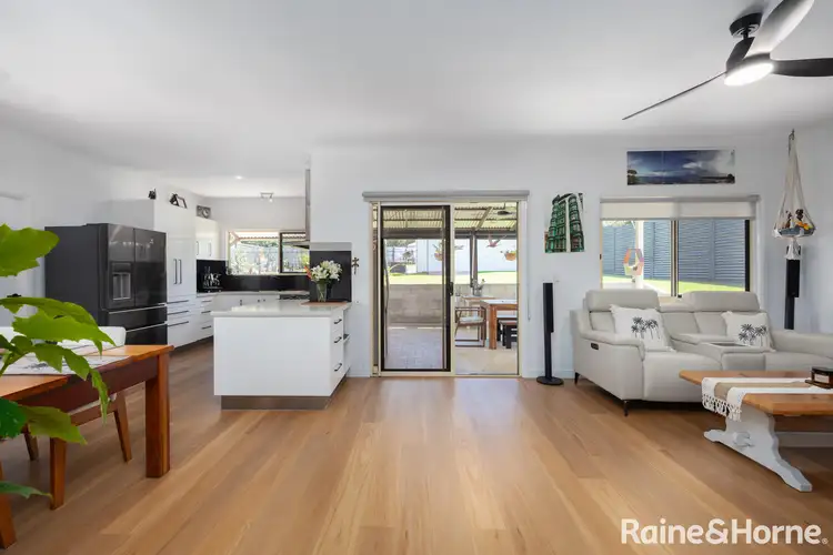 7 Overlander Avenue, Cooroy QLD 4563