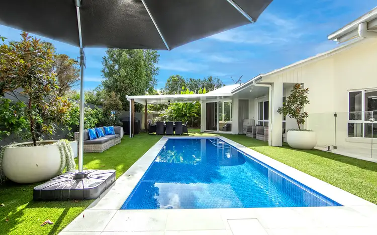 1 Undanbi Place, Pelican Waters QLD 4551