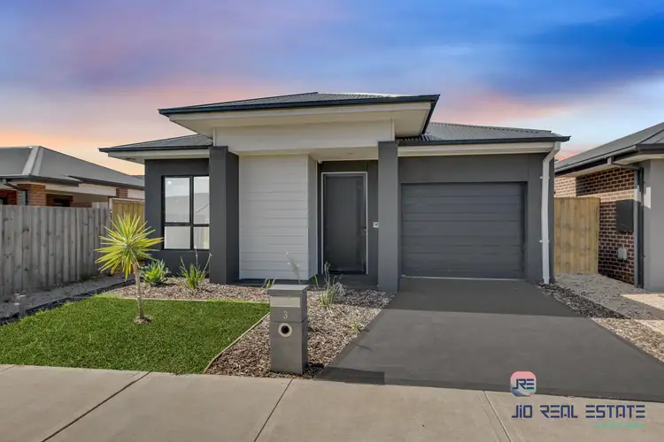 3 Dugan Street, Thornhill Park VIC 3335