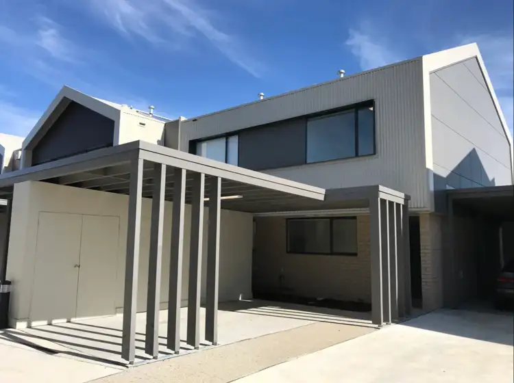 2B1B Boutique Lane, Cranbourne West VIC 3977