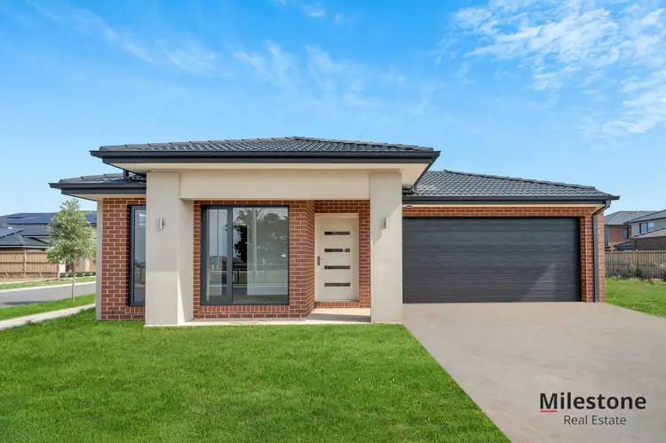 78 Carora Circuit, Clyde North VIC 3978