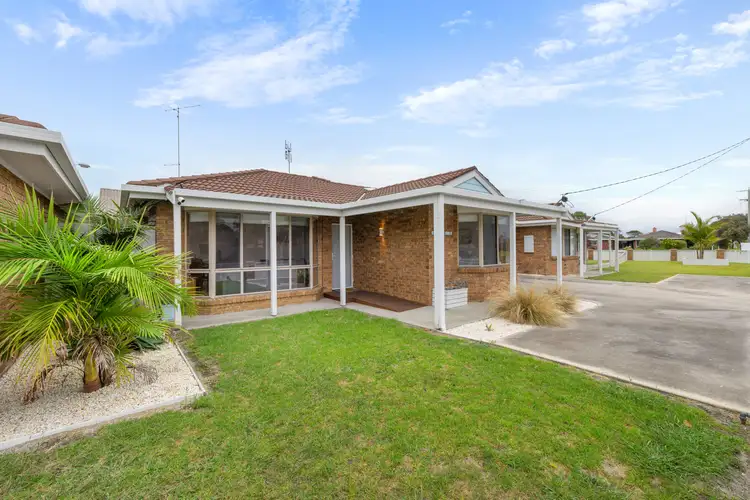 2/79 Roadknight Street, Lakes Entrance VIC 3909