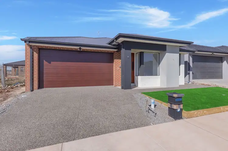 8 Cynara Rd, Rockbank VIC 3335