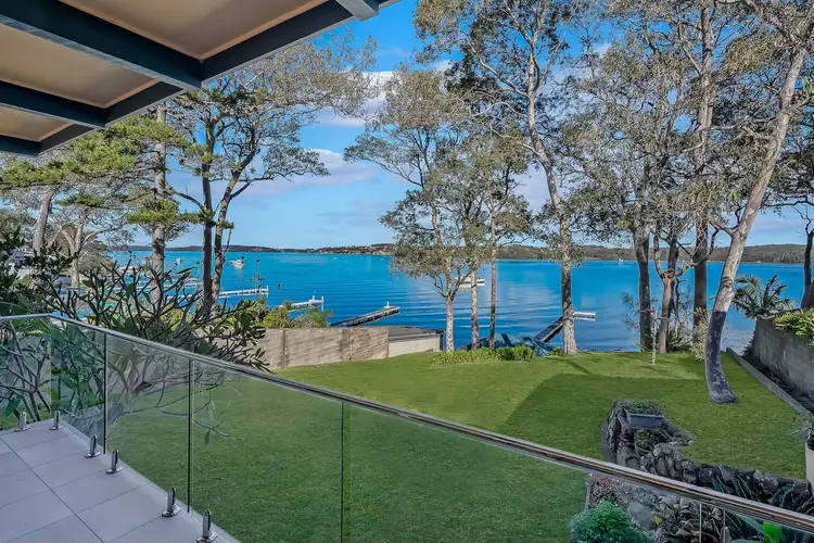 53 Coal Point Road, Coal Point NSW 2283
