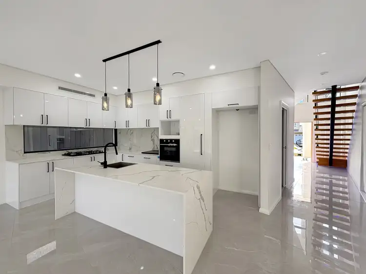 4 Facade St, Box Hill NSW 2765
