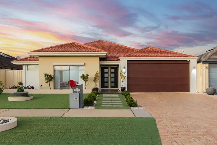 18 Bayonne Corner, Piara Waters WA 6112