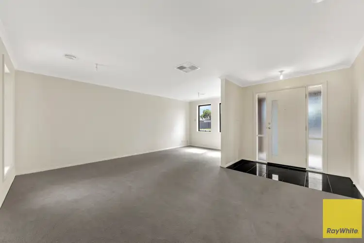 Fourth view of Homely house listing, 2 Oakmont Court, Truganina VIC 3029