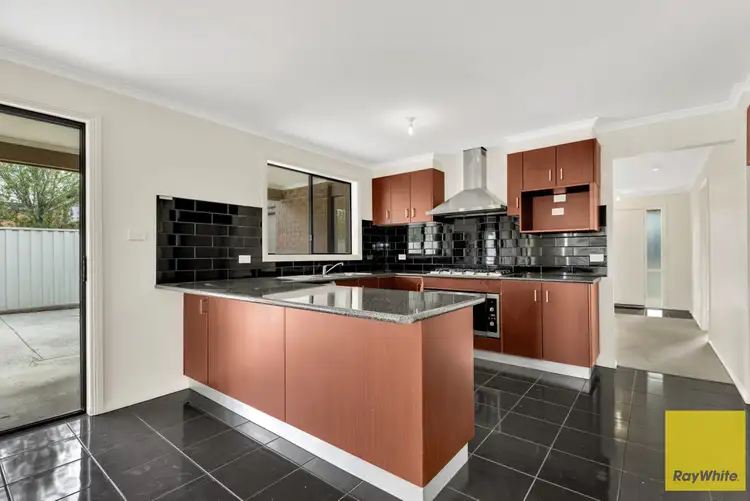 Fifth view of Homely house listing, 2 Oakmont Court, Truganina VIC 3029