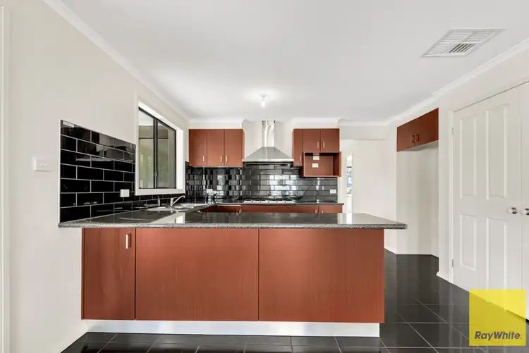 Sixth view of Homely house listing, 2 Oakmont Court, Truganina VIC 3029
