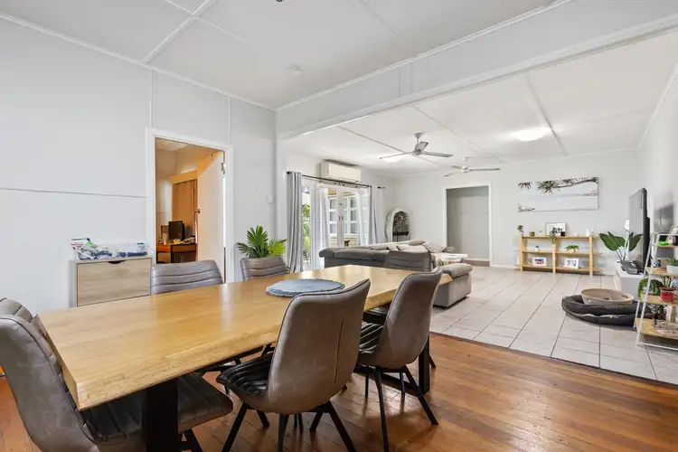 30 Thomas Street, Mossman QLD 4873