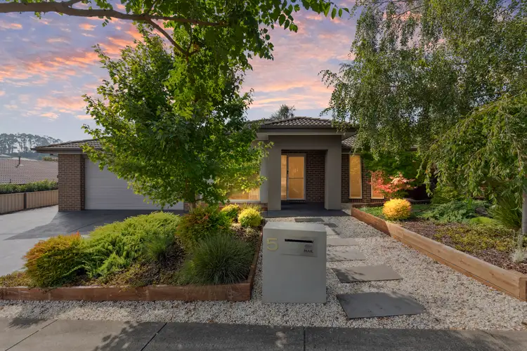 5 Crystal court, Drouin VIC 3818