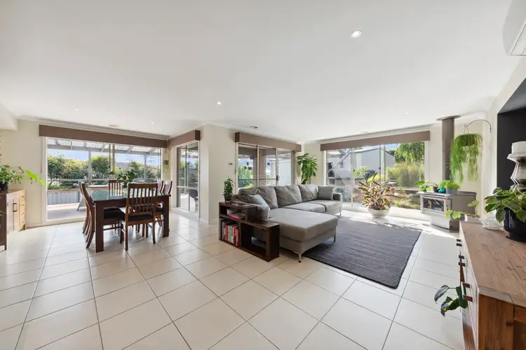 Seventh view of Homely house listing, 5 Crystal court, Drouin VIC 3818