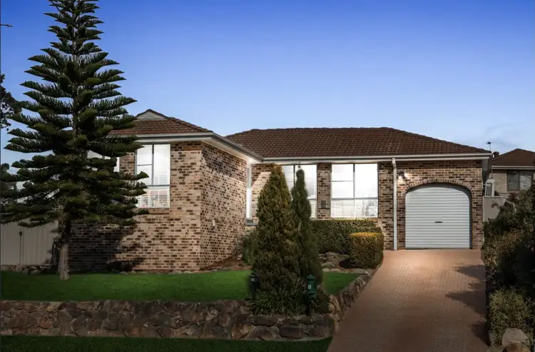 1 Danube Crescent, Kearns NSW 2558