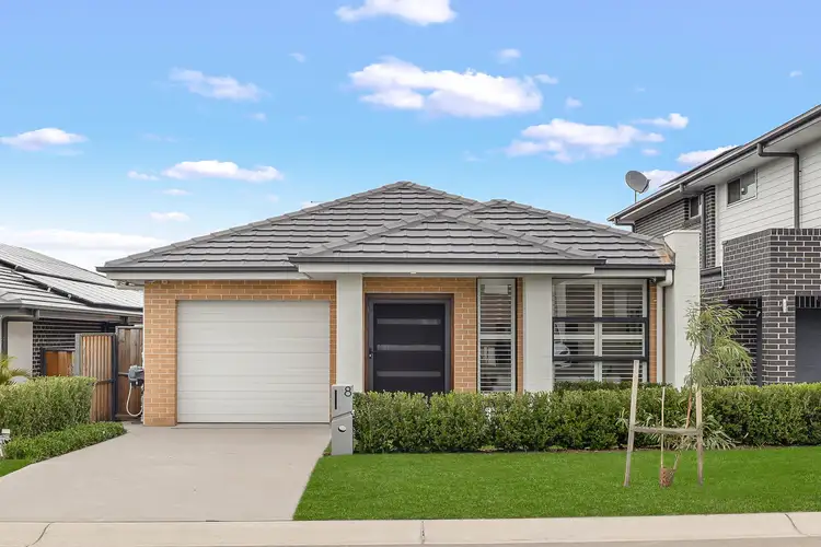 8 Caulfield Parkway, Box Hill NSW 2765