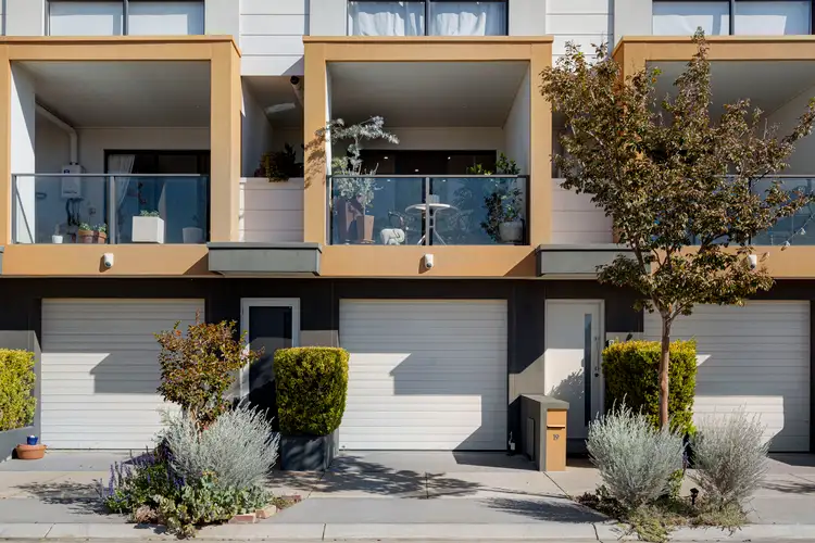 17 Steeplechase Avenue