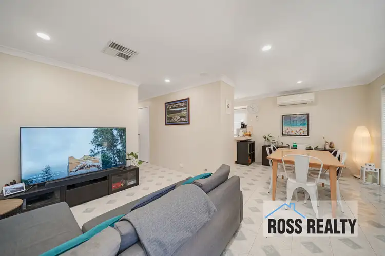 9/8 Hovea Court, Morley WA 6062