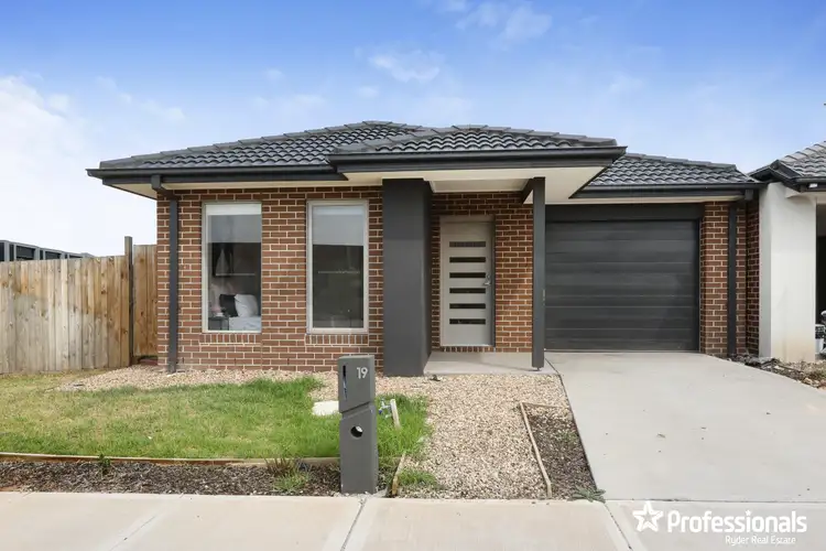 Main view of Homely house listing, 19 Sumac Street, Brookfield VIC 3338