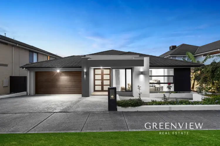 33 Rossiter Retreat, Cranbourne North VIC 3977